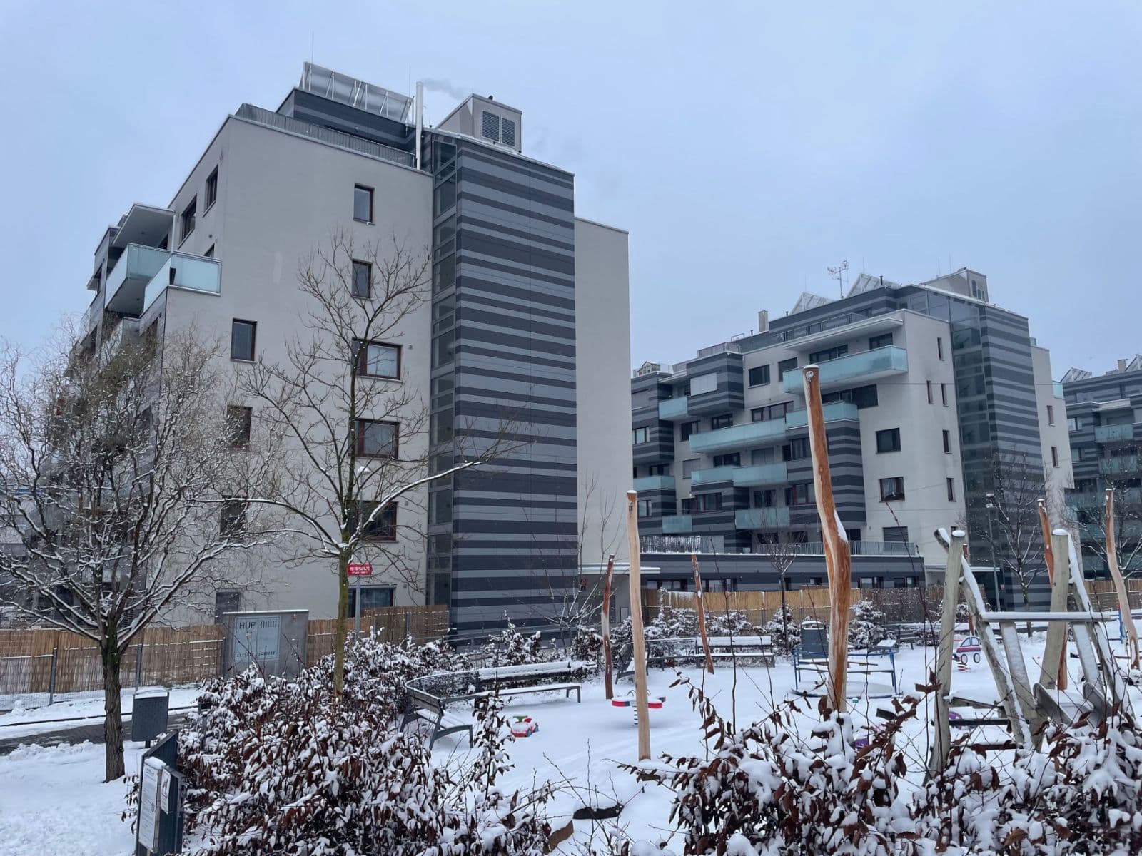 Prenájom bytu 3-izbový 91 m², Pod Stolovou horou, Praha, Praha Prenájom bytu 3-izbový 91 m², Pod Stolovou horou, Praha, Praha