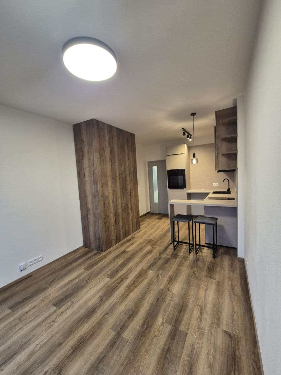 Prenájom bytu 1-izbový 28 m², Brno, Jihomoravský kraj Prenájom bytu 1-izbový 28 m², Brno, Jihomoravský kraj