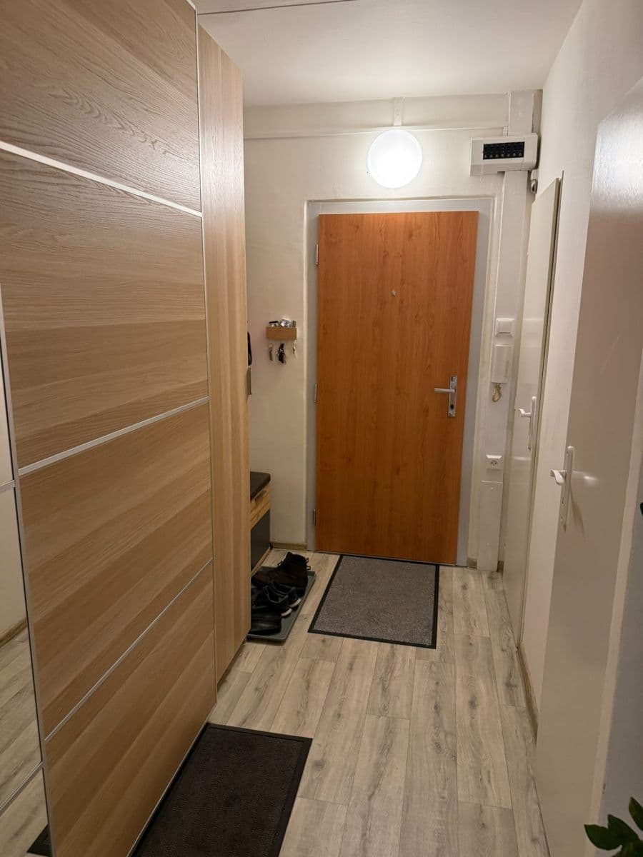 Prenájom bytu 2-izbový 43 m², Luhovská, Praha, Praha Prenájom bytu 2-izbový 43 m², Luhovská, Praha, Praha