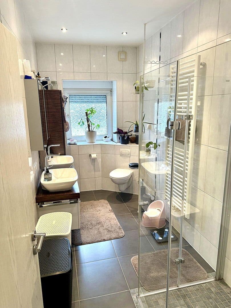 Predaj bytu 3-izbový 93 m², Essen, Severné Porýnie - Westfálsko Predaj bytu 3-izbový 93 m², Essen, Severné Porýnie - Westfálsko