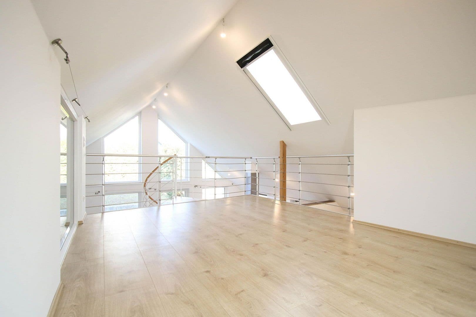 Prenájom bytu 3-izbový 88 m², St.Pölten, Dolné Rakúsko Prenájom bytu 3-izbový 88 m², St.Pölten, Dolné Rakúsko