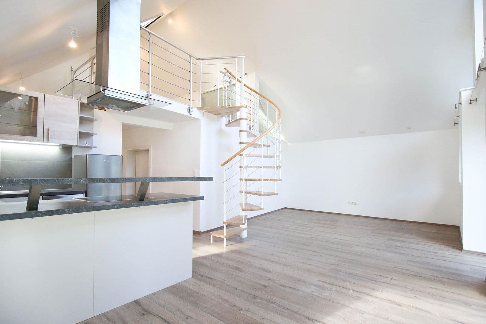 Prenájom bytu 3-izbový 88 m², St.Pölten, Dolné Rakúsko Prenájom bytu 3-izbový 88 m², St.Pölten, Dolné Rakúsko