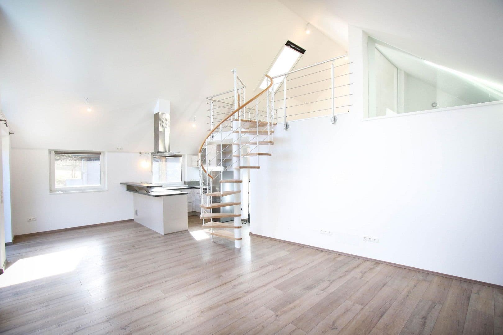 Prenájom domu 88 m², pozemek 200 m², St.Pölten, Dolné Rakúsko Prenájom domu 88 m², pozemek 200 m², St.Pölten, Dolné Rakúsko