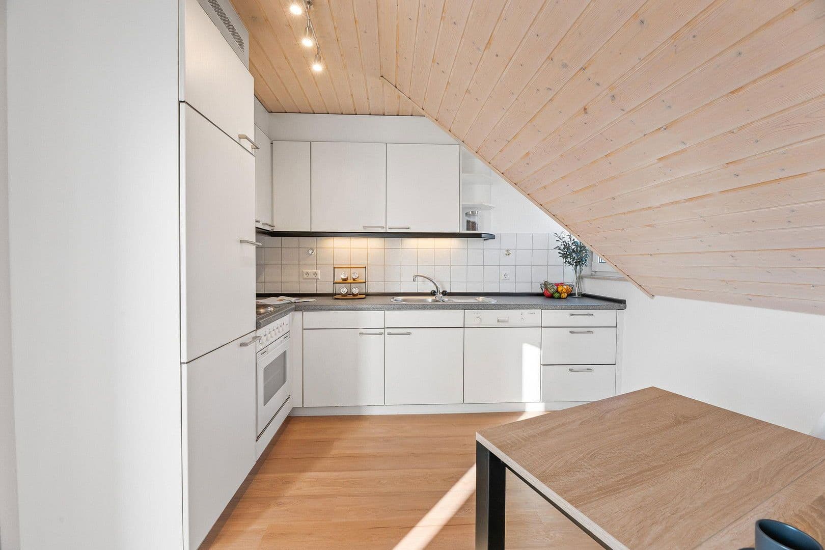 Predaj bytu 1-izbový 38 m², Esslingen am Neckar, Bádensko-Wurttembersko Predaj bytu 1-izbový 38 m², Esslingen am Neckar, Bádensko-Wurttembersko