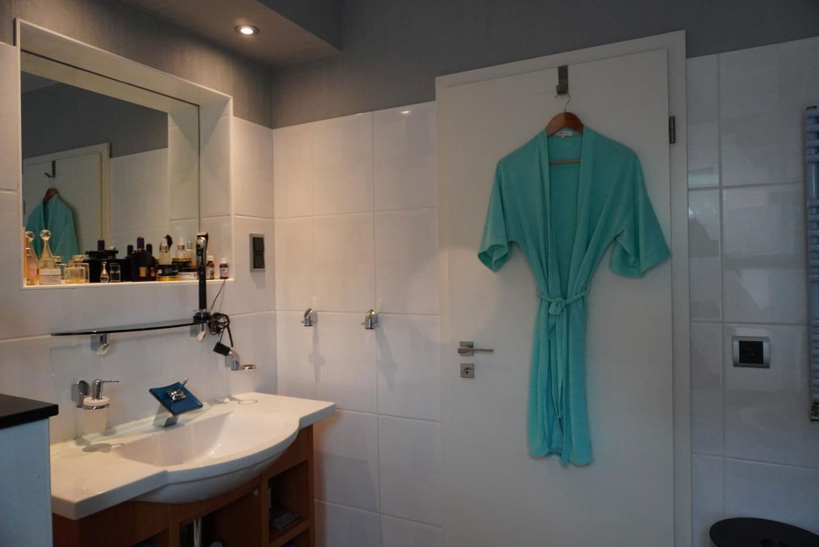 Predaj domu 147 m², pozemek 303 m², Gladbacher Straße 280, Neuss, Severné Porýnie - Westfálsko Predaj domu 147 m², pozemek 303 m², Gladbacher Straße 280, Neuss, Severné Porýnie - Westfálsko