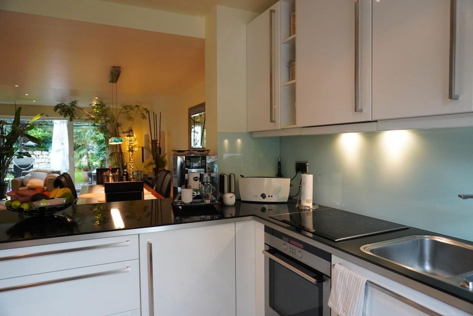 Predaj domu 147 m², pozemek 303 m², Gladbacher Straße 280, Neuss, Severné Porýnie - Westfálsko Predaj domu 147 m², pozemek 303 m², Gladbacher Straße 280, Neuss, Severné Porýnie - Westfálsko