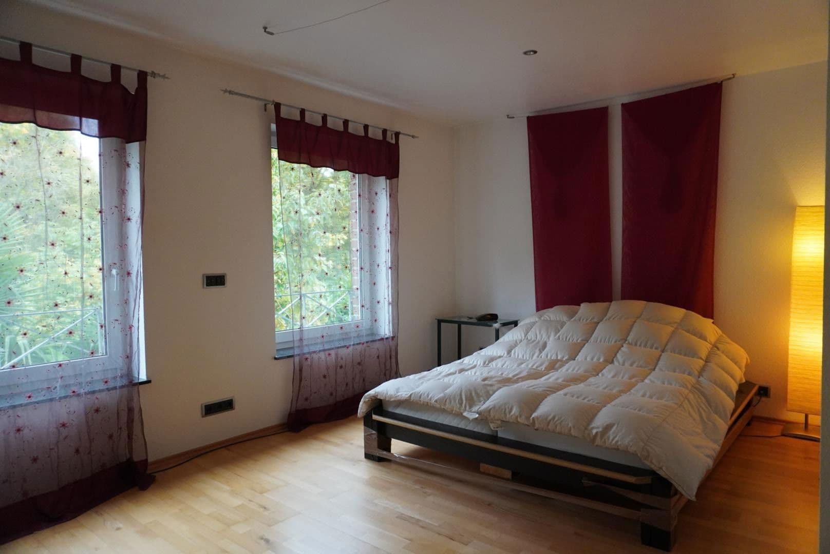 Predaj domu 147 m², pozemek 303 m², Gladbacher Straße 280, Neuss, Severné Porýnie - Westfálsko Predaj domu 147 m², pozemek 303 m², Gladbacher Straße 280, Neuss, Severné Porýnie - Westfálsko