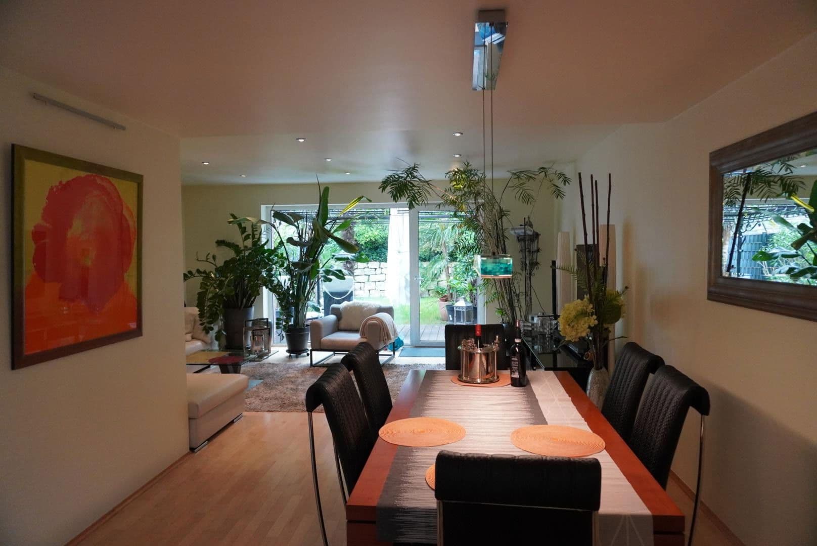 Predaj domu 147 m², pozemek 303 m², Gladbacher Straße 280, Neuss, Severné Porýnie - Westfálsko Predaj domu 147 m², pozemek 303 m², Gladbacher Straße 280, Neuss, Severné Porýnie - Westfálsko