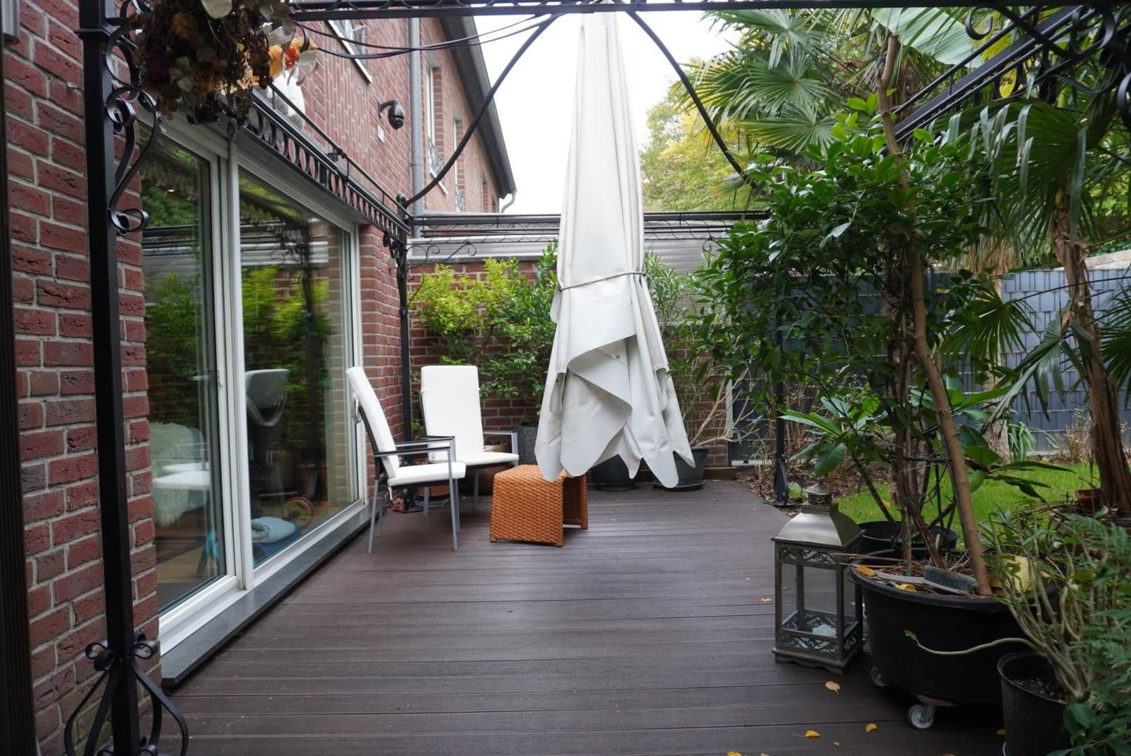 Predaj domu 147 m², pozemek 303 m², Gladbacher Straße 280, Neuss, Severné Porýnie - Westfálsko Predaj domu 147 m², pozemek 303 m², Gladbacher Straße 280, Neuss, Severné Porýnie - Westfálsko