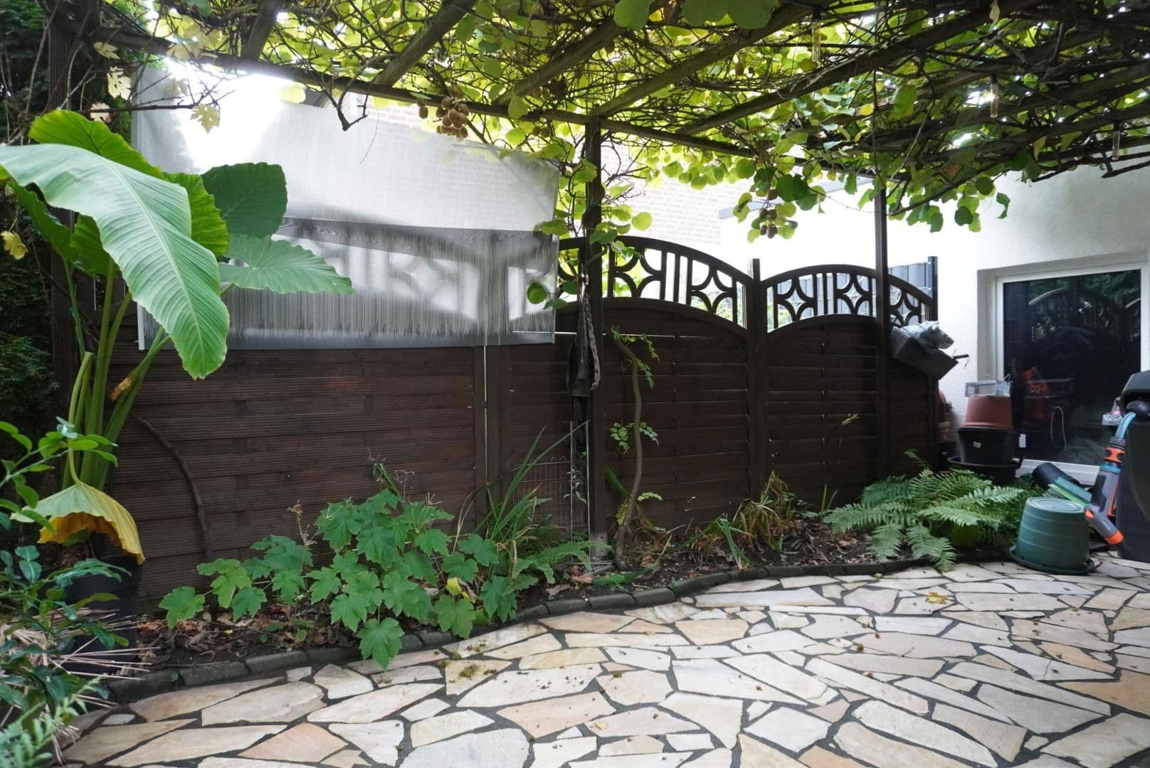 Predaj domu 147 m², pozemek 303 m², Gladbacher Straße 280, Neuss, Severné Porýnie - Westfálsko Predaj domu 147 m², pozemek 303 m², Gladbacher Straße 280, Neuss, Severné Porýnie - Westfálsko