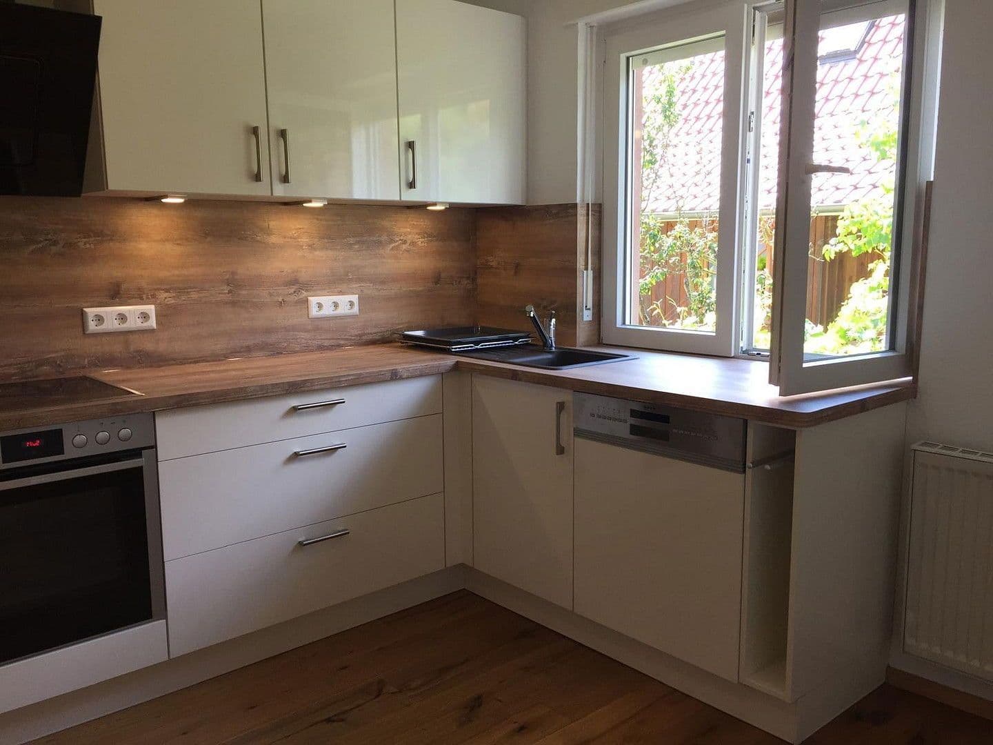 Prenájom bytu 3-izbový 84 m², Ohlsbach, Bádensko-Wurttembersko Prenájom bytu 3-izbový 84 m², Ohlsbach, Bádensko-Wurttembersko