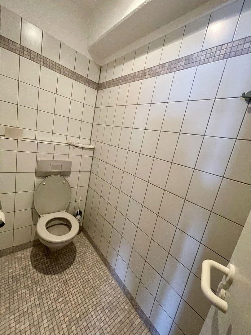 Prenájom kancelárie 110 m², Austraße 17, Öhringen, Bádensko-Wurttembersko Prenájom kancelárie 110 m², Austraße 17, Öhringen, Bádensko-Wurttembersko