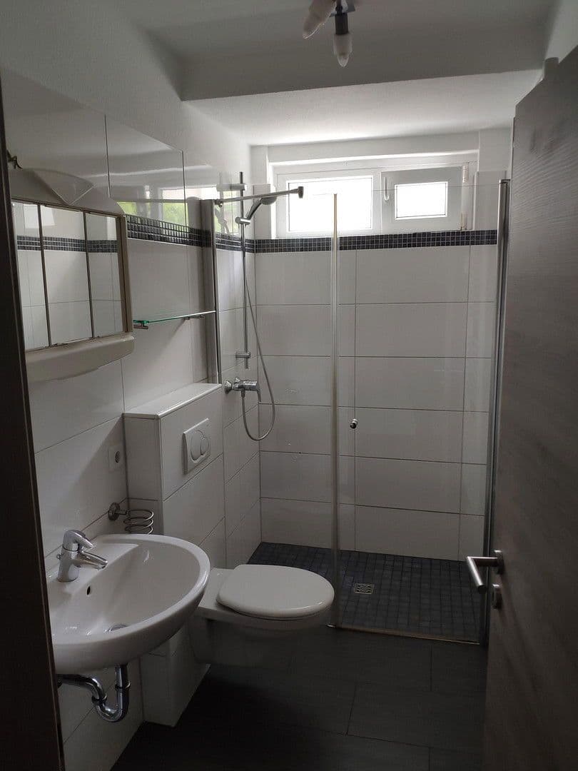 Prenájom bytu 1-izbový 30 m², Untergrünewalder Straße 28, Wuppertal, Severné Porýnie - Westfálsko Prenájom bytu 1-izbový 30 m², Untergrünewalder Straße 28, Wuppertal, Severné Porýnie - Westfálsko