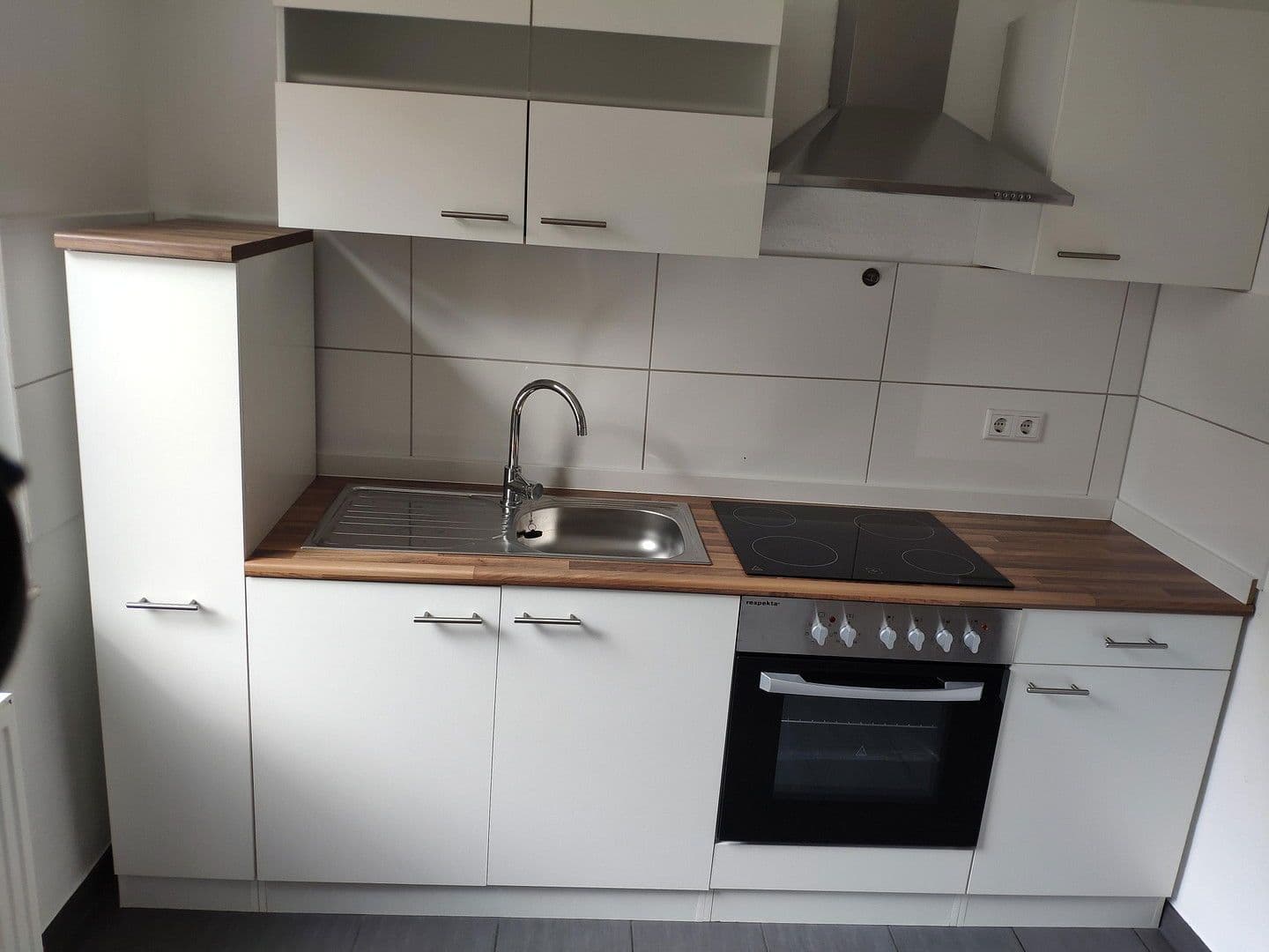 Prenájom bytu 1-izbový 30 m², Untergrünewalder Straße 28, Wuppertal, Severné Porýnie - Westfálsko Prenájom bytu 1-izbový 30 m², Untergrünewalder Straße 28, Wuppertal, Severné Porýnie - Westfálsko