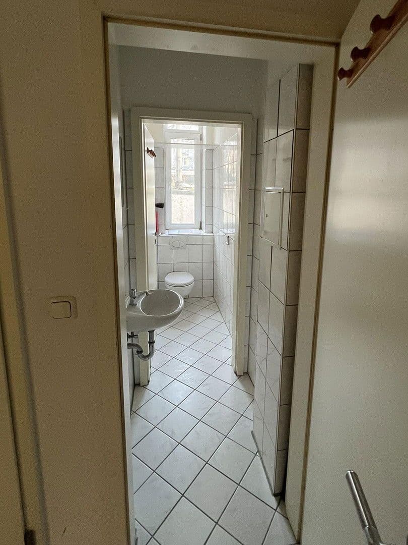 Prenájom nebytového priestoru 93 m², Königsteiner Str. 65a, Frankfurt am Main, Hesensko Prenájom nebytového priestoru 93 m², Königsteiner Str. 65a, Frankfurt am Main, Hesensko