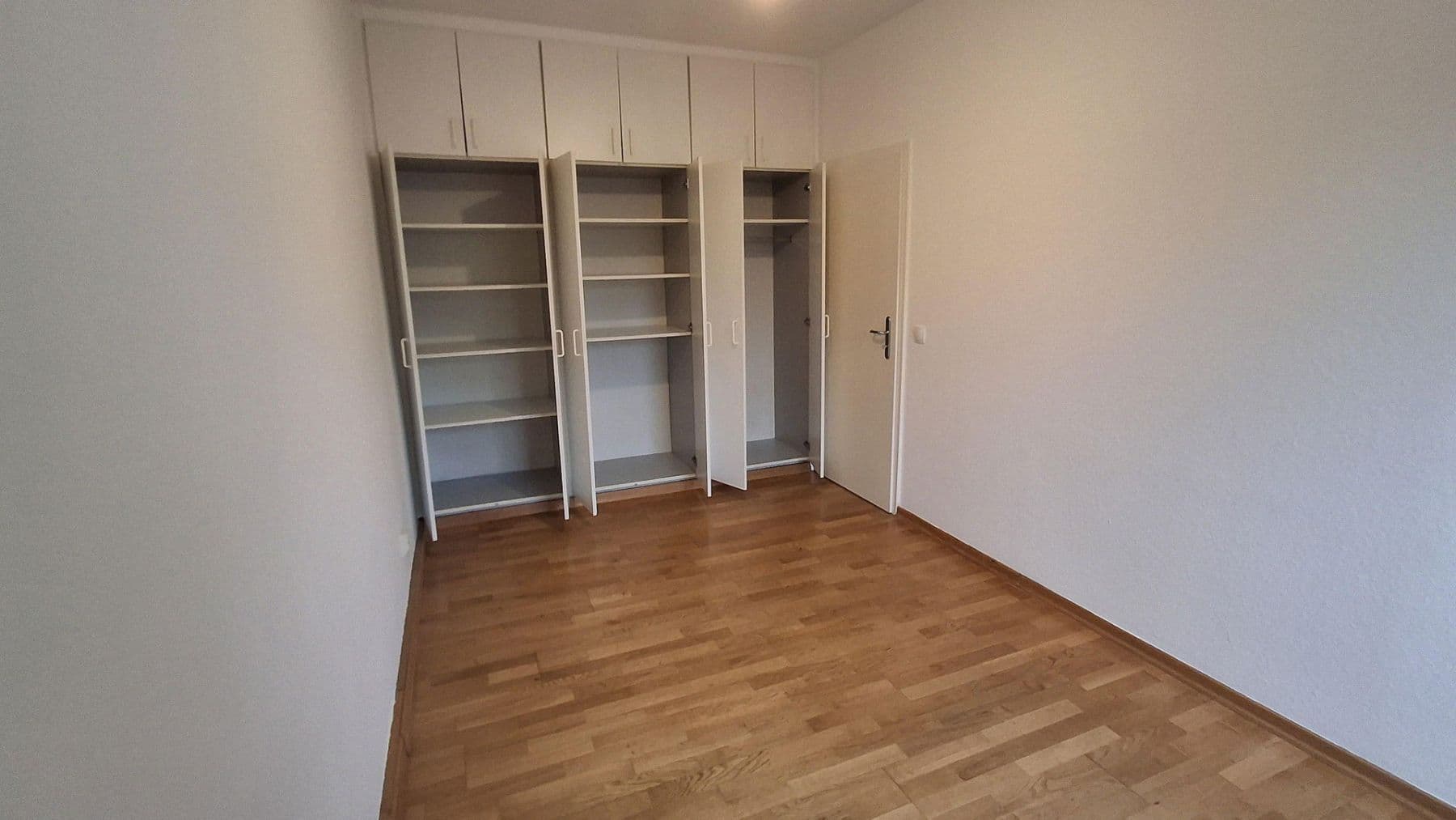 Predaj bytu 3-izbový 82 m², Berlin, Berlín Predaj bytu 3-izbový 82 m², Berlin, Berlín