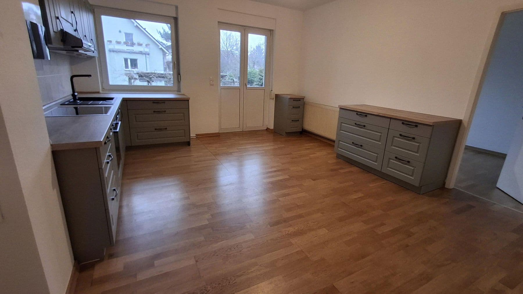 Predaj bytu 3-izbový 82 m², Berlin, Berlín Predaj bytu 3-izbový 82 m², Berlin, Berlín
