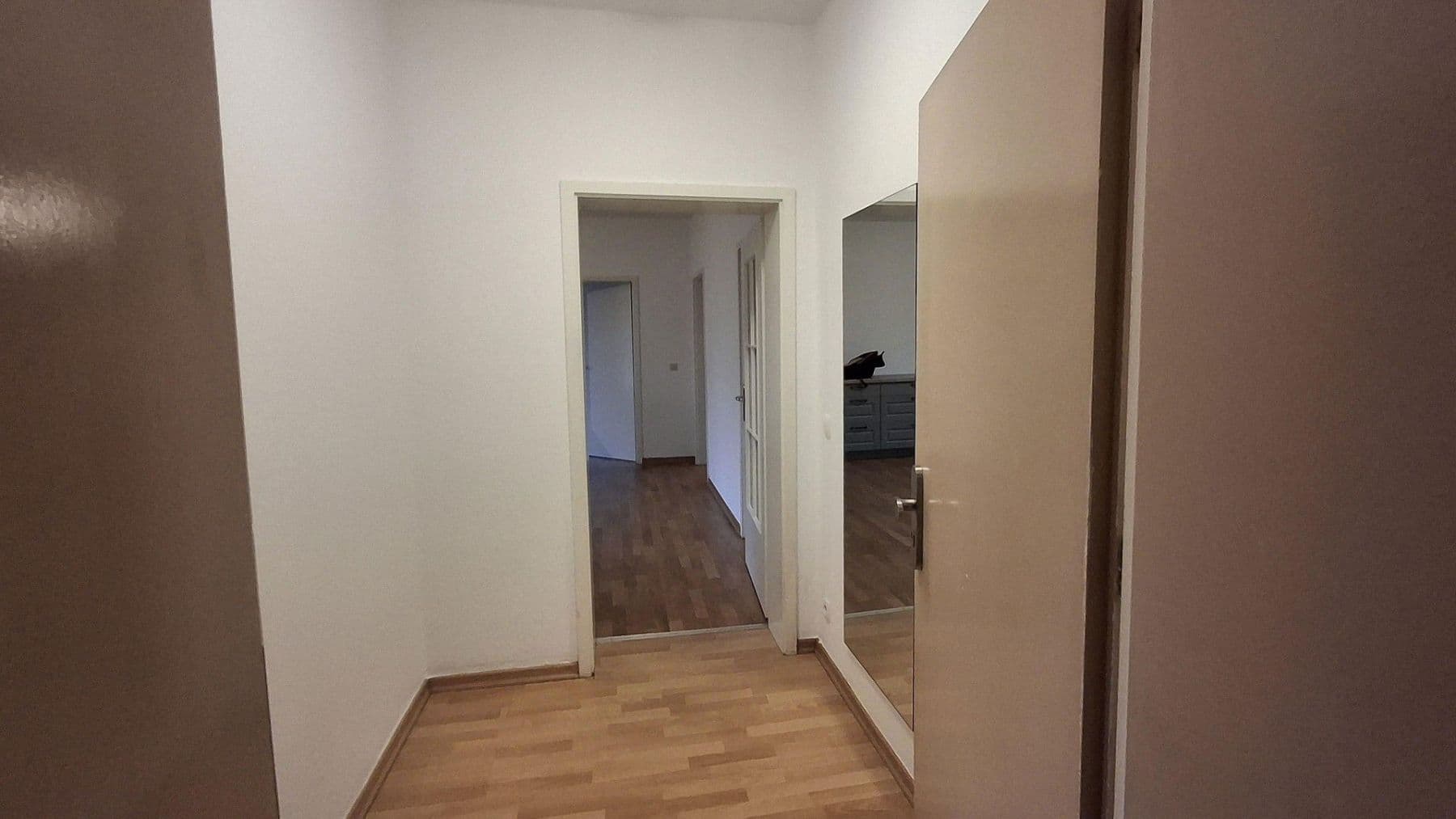 Predaj bytu 3-izbový 82 m², Berlin, Berlín Predaj bytu 3-izbový 82 m², Berlin, Berlín