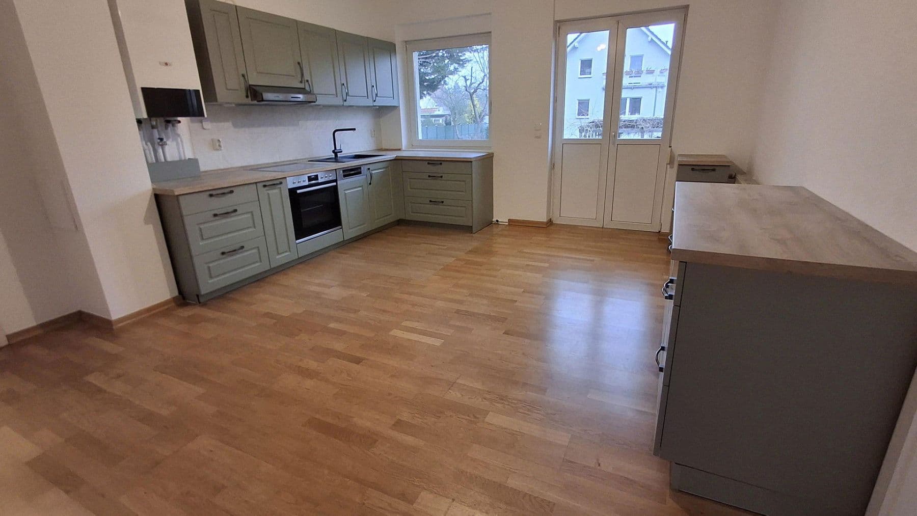 Predaj bytu 3-izbový 82 m², Berlin, Berlín Predaj bytu 3-izbový 82 m², Berlin, Berlín