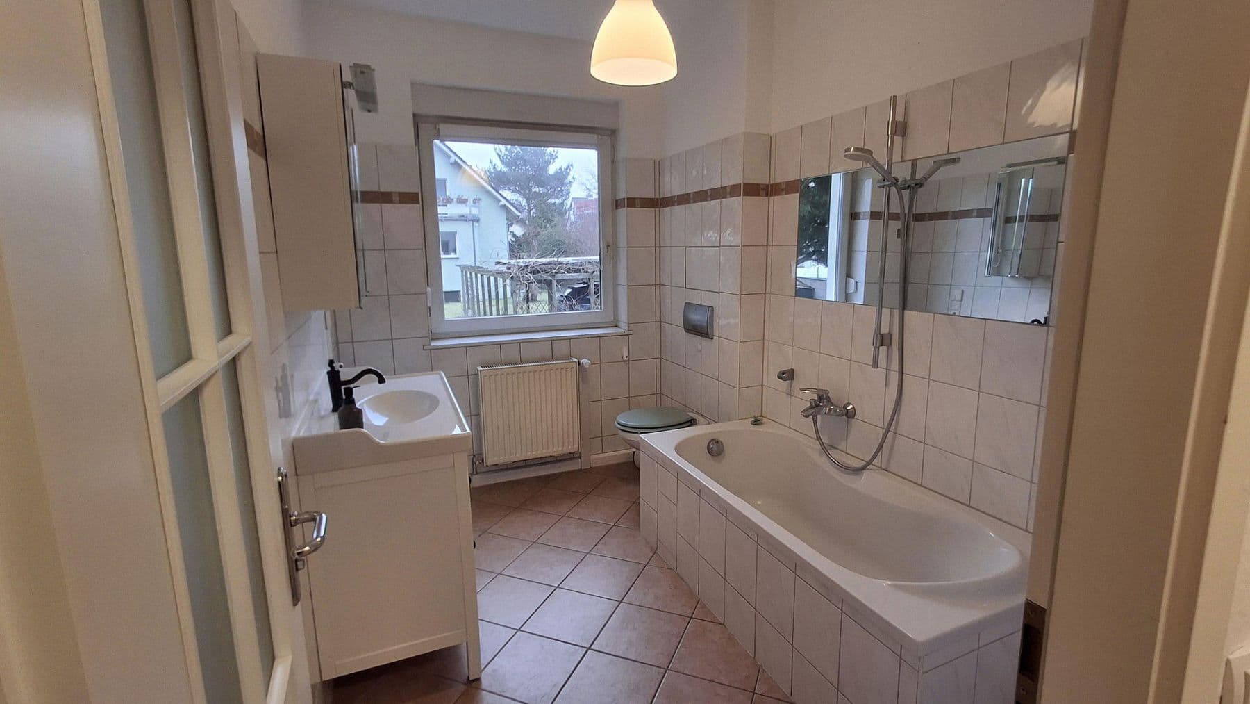 Predaj bytu 3-izbový 82 m², Berlin, Berlín Predaj bytu 3-izbový 82 m², Berlin, Berlín