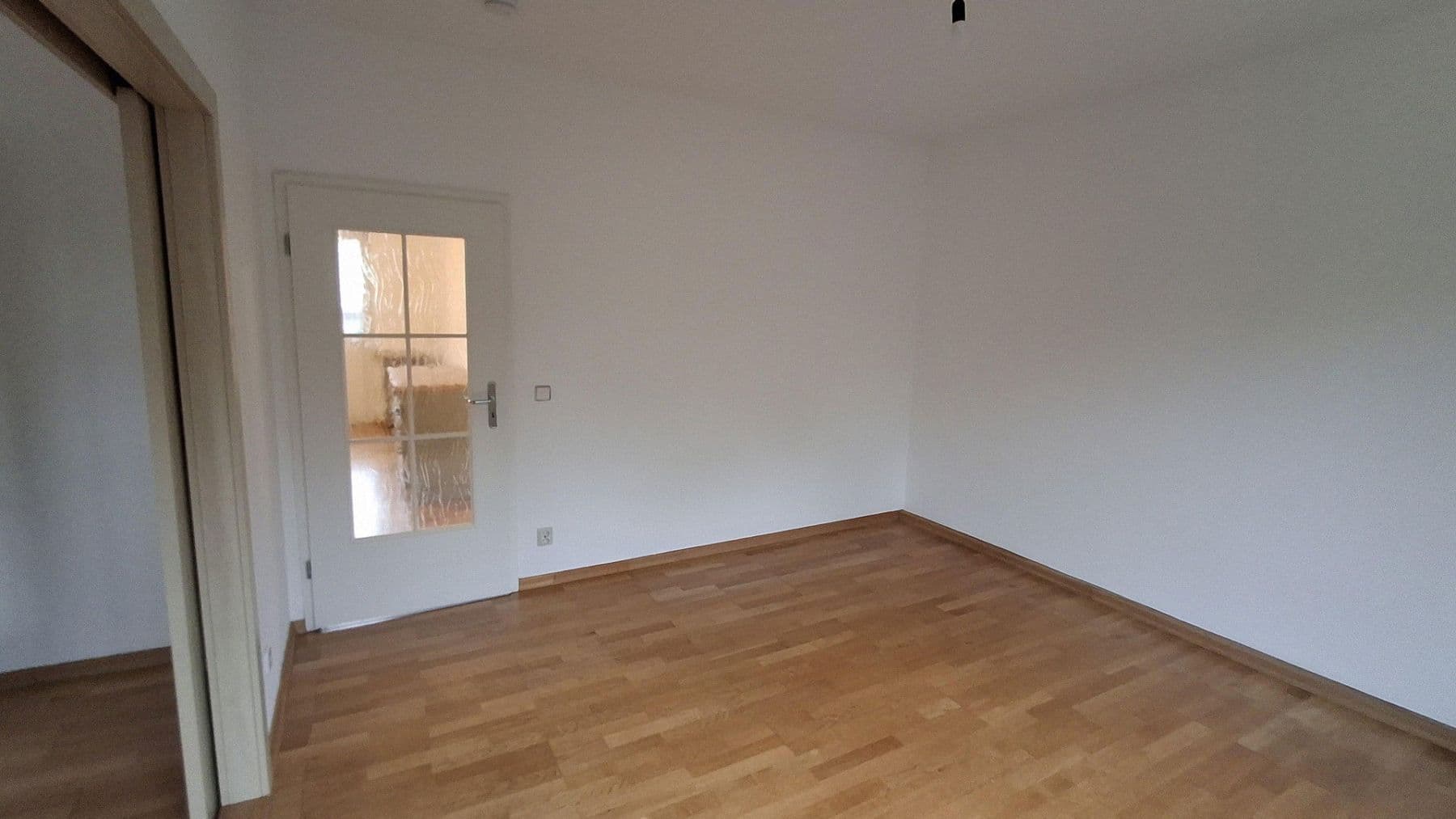 Predaj bytu 3-izbový 82 m², Berlin, Berlín Predaj bytu 3-izbový 82 m², Berlin, Berlín