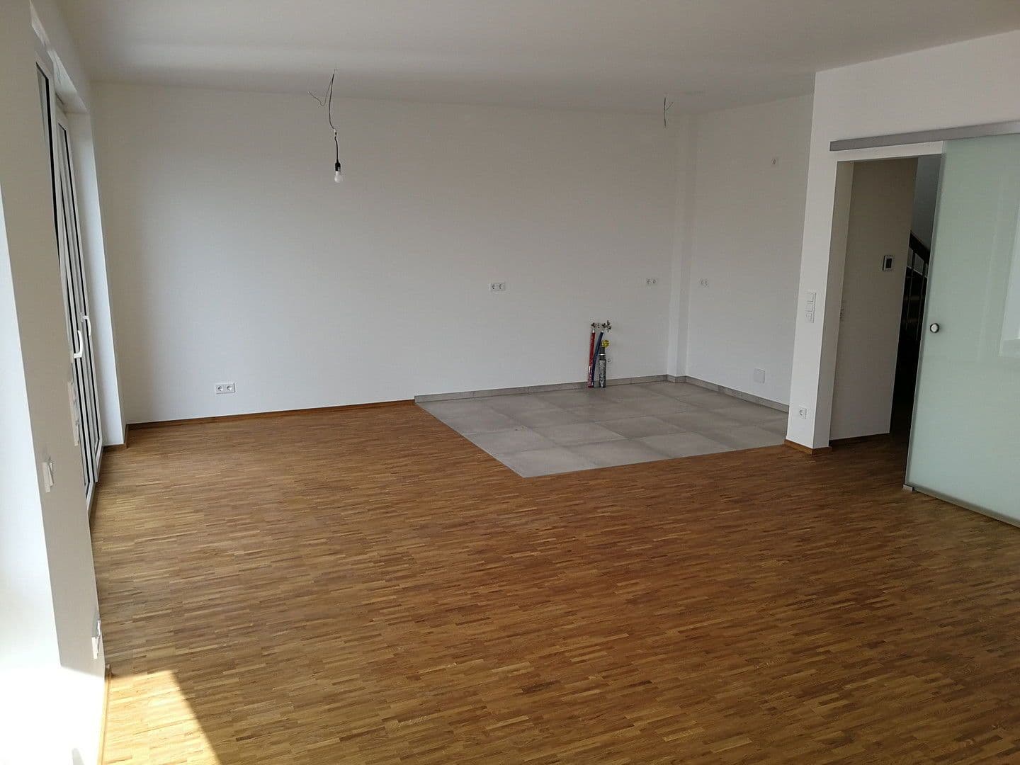 Prenájom bytu 4-izbový 125 m², Göttingen, Dolné Sasko Prenájom bytu 4-izbový 125 m², Göttingen, Dolné Sasko