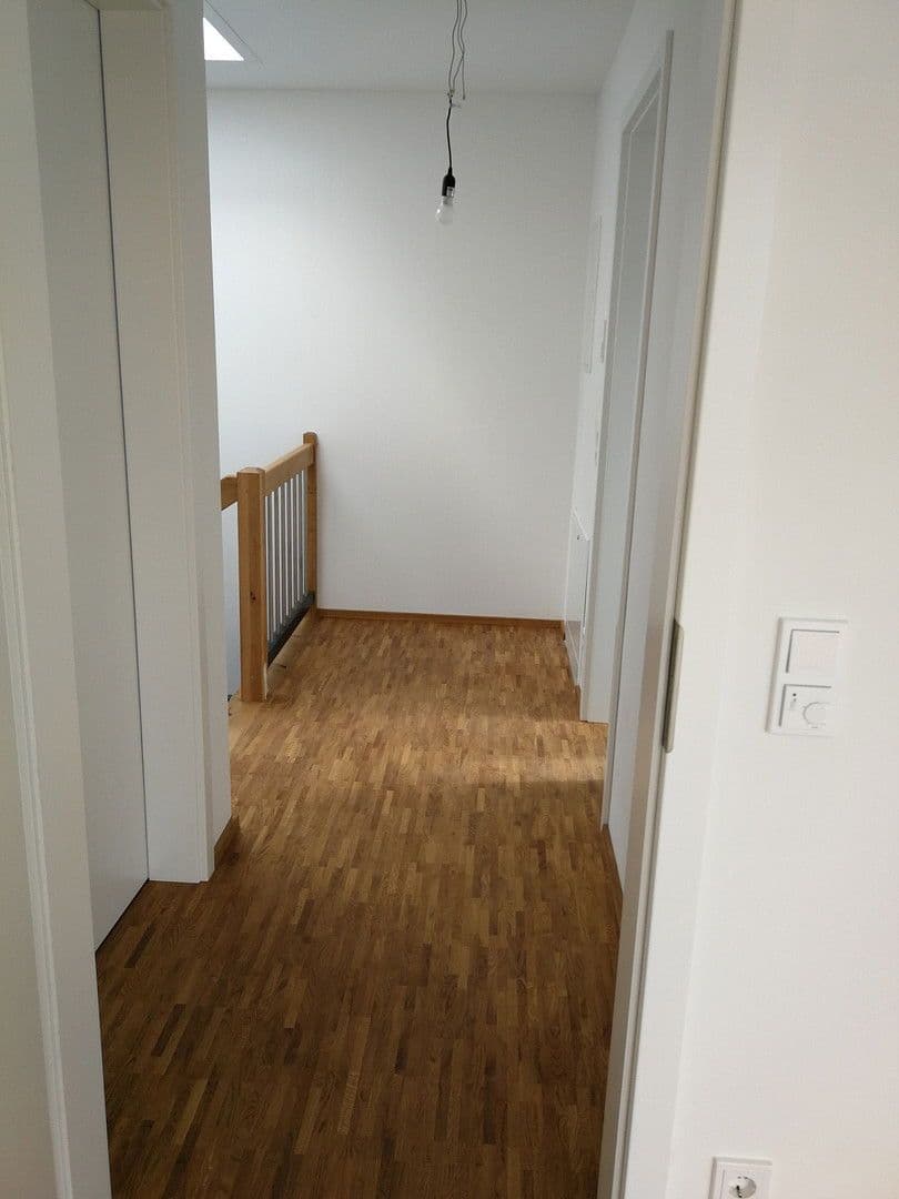 Prenájom bytu 4-izbový 125 m², Göttingen, Dolné Sasko Prenájom bytu 4-izbový 125 m², Göttingen, Dolné Sasko
