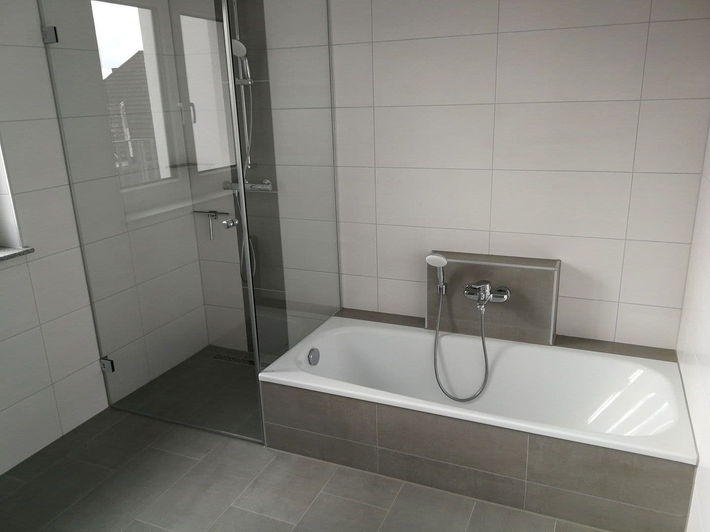 Prenájom bytu 4-izbový 125 m², Göttingen, Dolné Sasko Prenájom bytu 4-izbový 125 m², Göttingen, Dolné Sasko