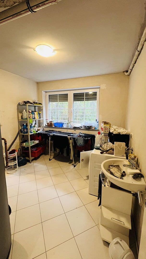 Prenájom bytu 7-izbový 266 m², Indianapolisstr.62, Köln, Severné Porýnie - Westfálsko Prenájom bytu 7-izbový 266 m², Indianapolisstr.62, Köln, Severné Porýnie - Westfálsko