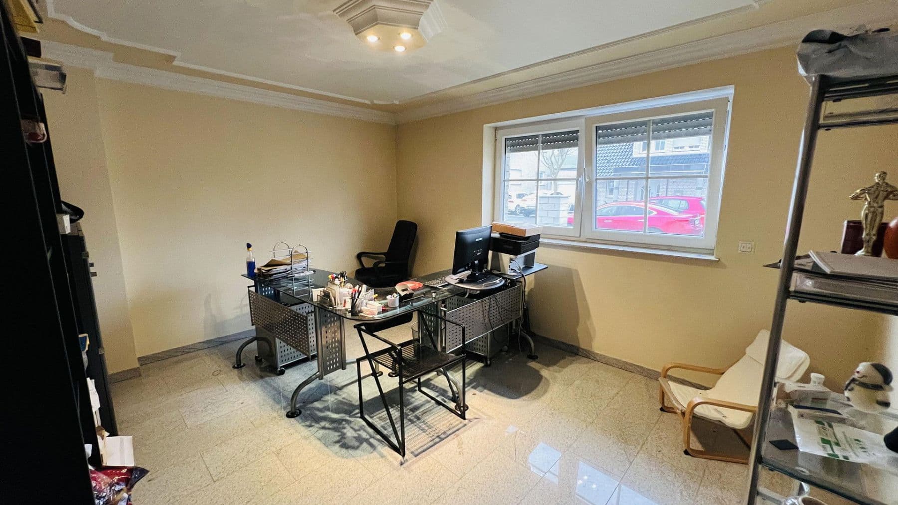 Prenájom bytu 7-izbový 266 m², Indianapolisstr.62, Köln, Severné Porýnie - Westfálsko Prenájom bytu 7-izbový 266 m², Indianapolisstr.62, Köln, Severné Porýnie - Westfálsko