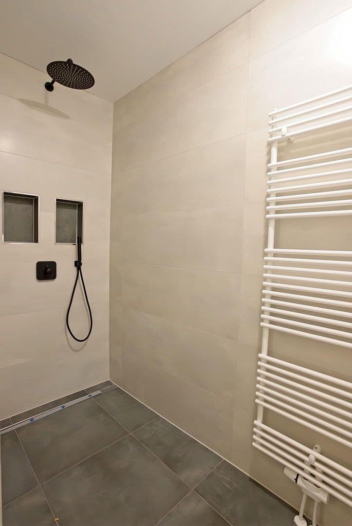 Prenájom bytu 4-izbový 130 m², Göhrdestraße 1a, Himbergen, Dolné Sasko Prenájom bytu 4-izbový 130 m², Göhrdestraße 1a, Himbergen, Dolné Sasko