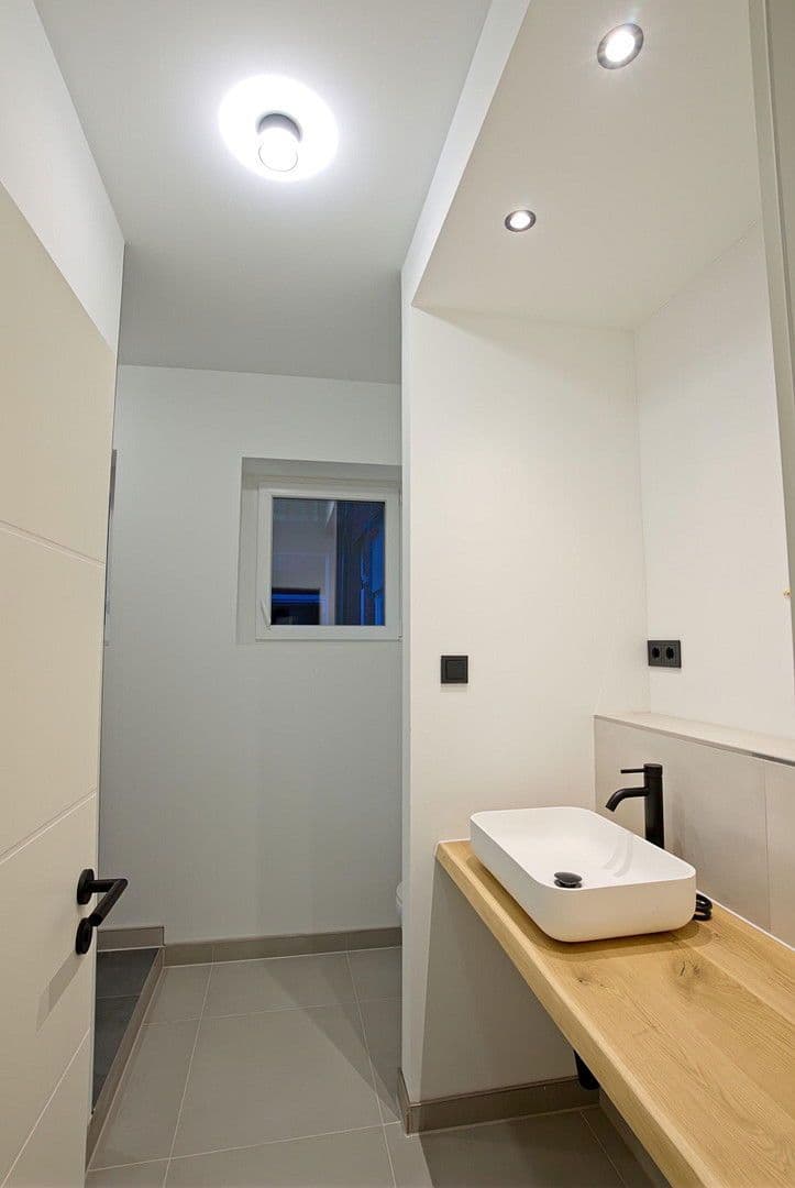 Prenájom bytu 4-izbový 130 m², Göhrdestraße 1a, Himbergen, Dolné Sasko Prenájom bytu 4-izbový 130 m², Göhrdestraße 1a, Himbergen, Dolné Sasko