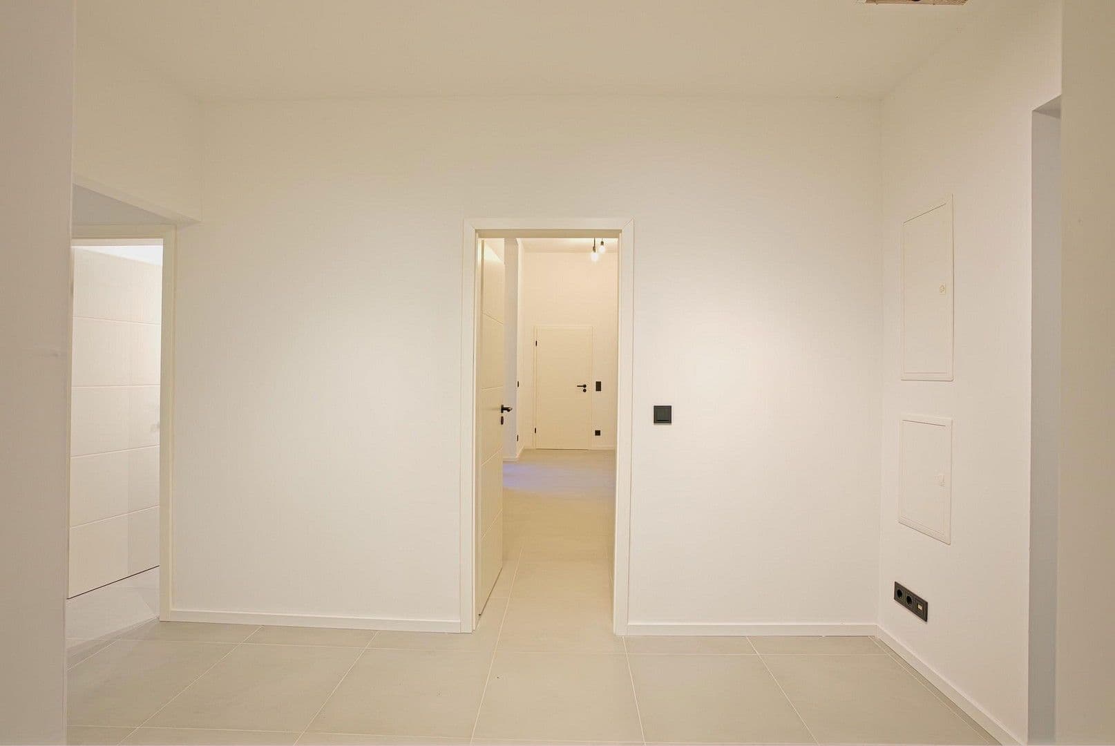 Prenájom bytu 4-izbový 130 m², Göhrdestraße 1a, Himbergen, Dolné Sasko Prenájom bytu 4-izbový 130 m², Göhrdestraße 1a, Himbergen, Dolné Sasko