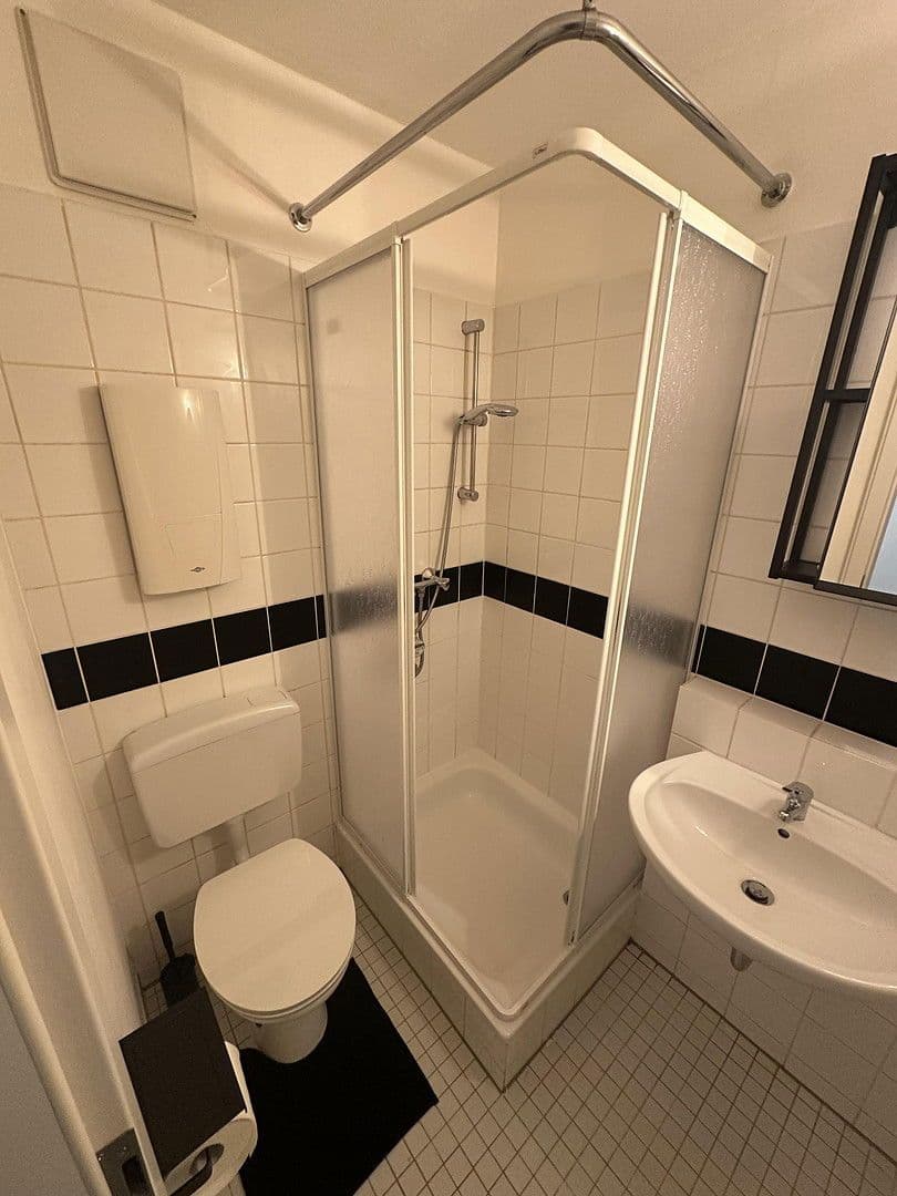 Prenájom bytu 1-izbový 21 m², Gaußstraße 77, Saarbrücken, Sársko Prenájom bytu 1-izbový 21 m², Gaußstraße 77, Saarbrücken, Sársko