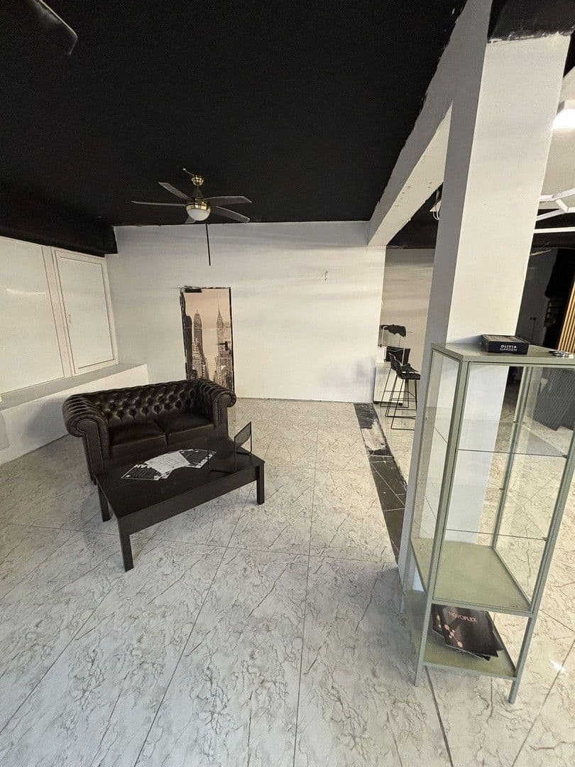 Prenájom nebytového priestoru 115 m², Marienstr. 2, Aldenhoven, Severné Porýnie - Westfálsko Prenájom nebytového priestoru 115 m², Marienstr. 2, Aldenhoven, Severné Porýnie - Westfálsko