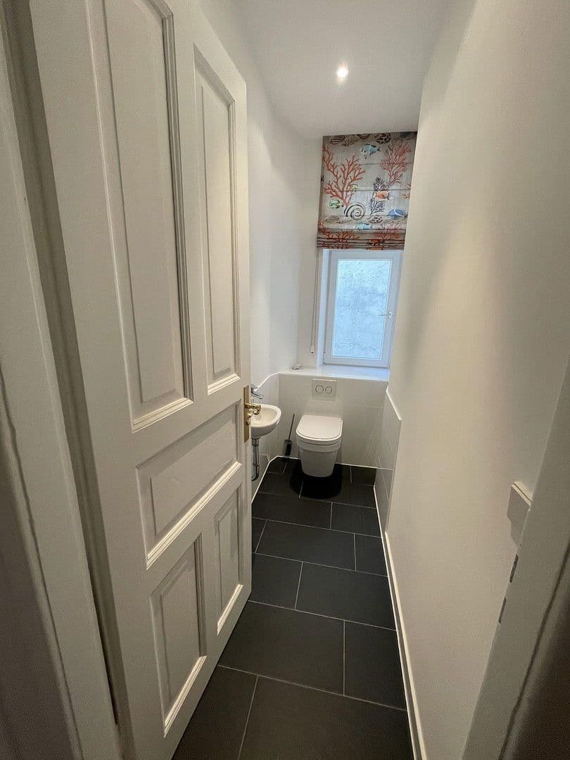 Prenájom bytu 3-izbový 113 m², München, Bavorsko Prenájom bytu 3-izbový 113 m², München, Bavorsko