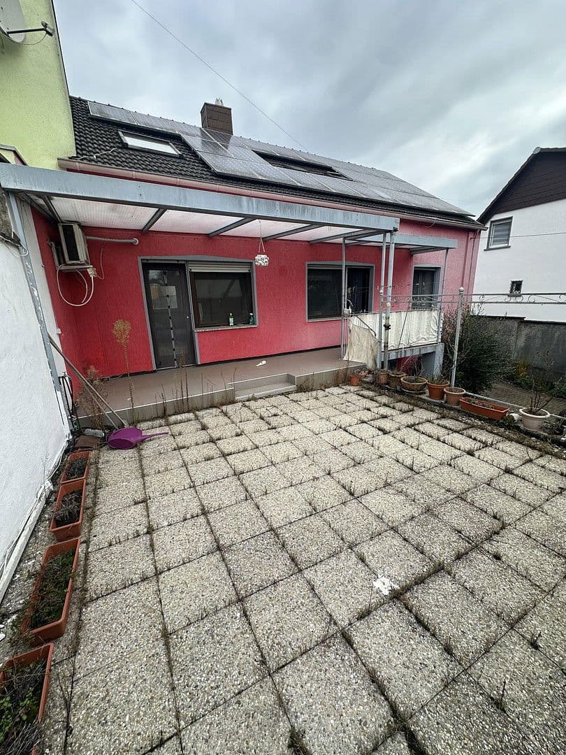 Predaj domu 161 m², pozemek 350 m², Str. des 13. Januar 268, Völklingen, Sársko Predaj domu 161 m², pozemek 350 m², Str. des 13. Januar 268, Völklingen, Sársko