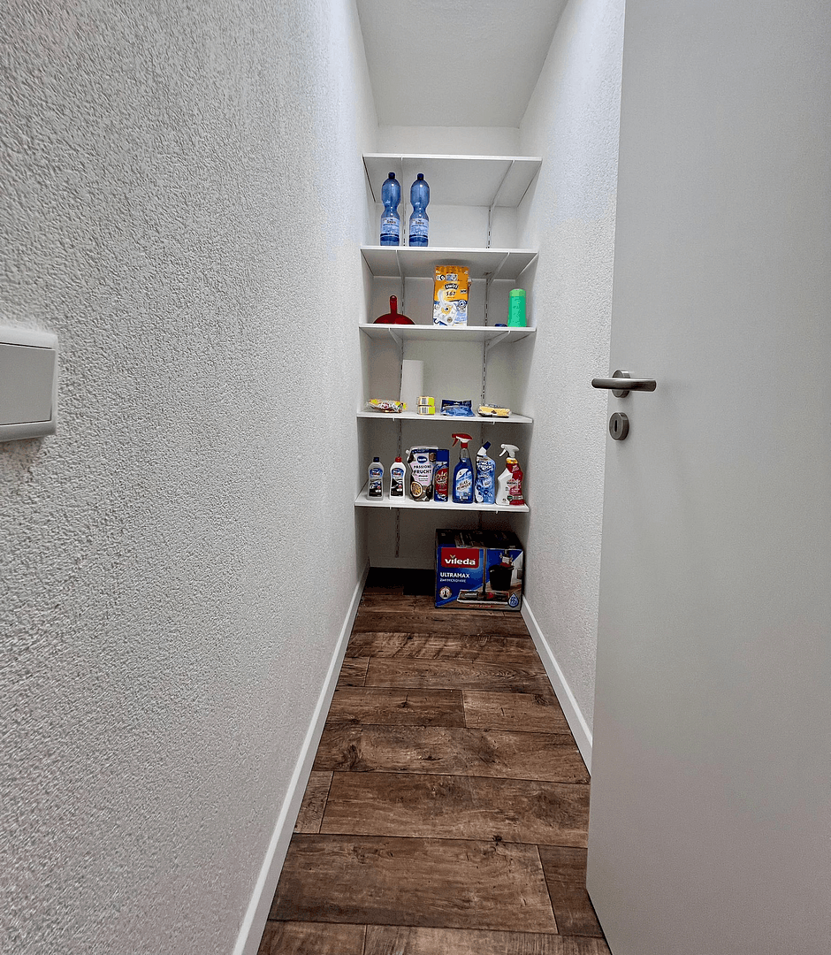 Prenájom bytu 4-izbový 100 m², Am Europakanal 36, Erlangen, Bavorsko Prenájom bytu 4-izbový 100 m², Am Europakanal 36, Erlangen, Bavorsko