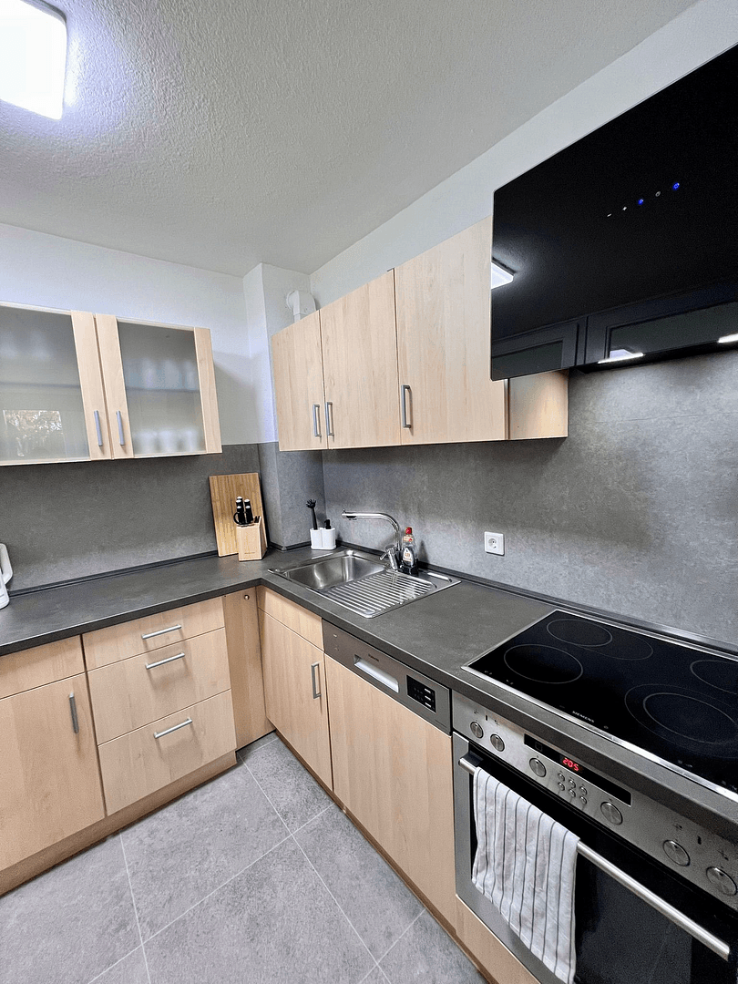 Prenájom bytu 4-izbový 100 m², Am Europakanal 36, Erlangen, Bavorsko Prenájom bytu 4-izbový 100 m², Am Europakanal 36, Erlangen, Bavorsko