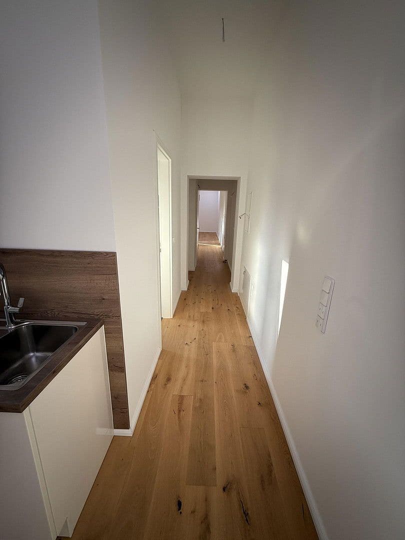 Prenájom bytu 3-izbový 99 m², Blissestraße, Berlin, Berlín Prenájom bytu 3-izbový 99 m², Blissestraße, Berlin, Berlín