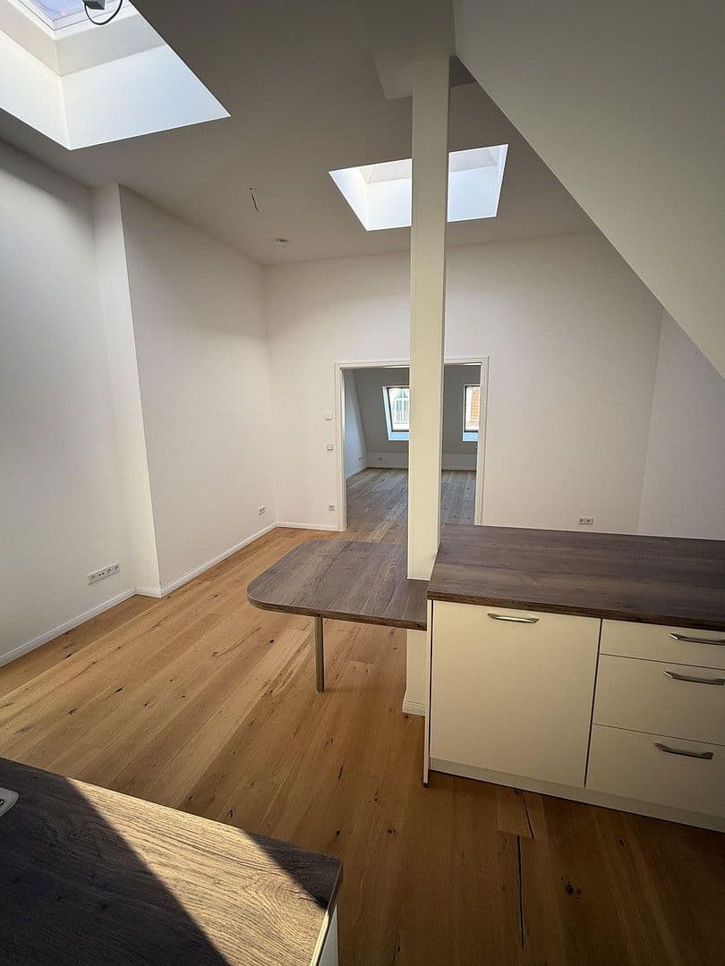 Prenájom bytu 3-izbový 99 m², Blissestraße, Berlin, Berlín Prenájom bytu 3-izbový 99 m², Blissestraße, Berlin, Berlín