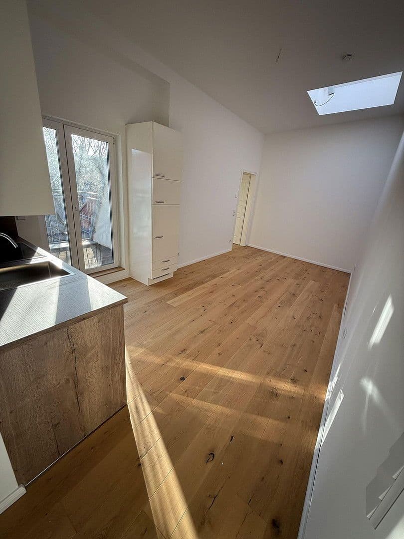 Prenájom bytu 3-izbový 99 m², Blissestraße, Berlin, Berlín Prenájom bytu 3-izbový 99 m², Blissestraße, Berlin, Berlín