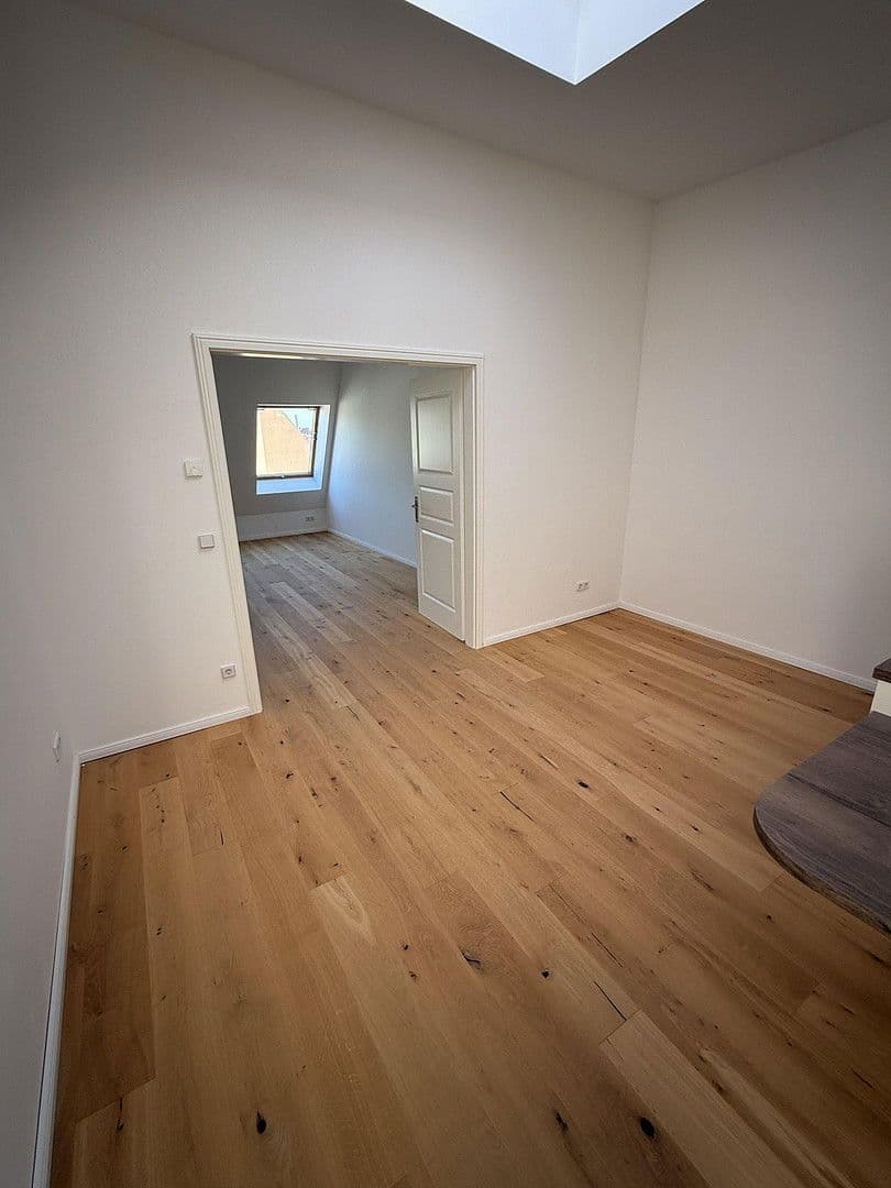 Prenájom bytu 3-izbový 99 m², Blissestraße, Berlin, Berlín Prenájom bytu 3-izbový 99 m², Blissestraße, Berlin, Berlín