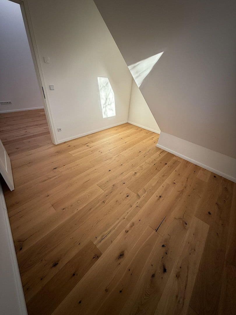 Prenájom bytu 3-izbový 99 m², Blissestraße, Berlin, Berlín Prenájom bytu 3-izbový 99 m², Blissestraße, Berlin, Berlín