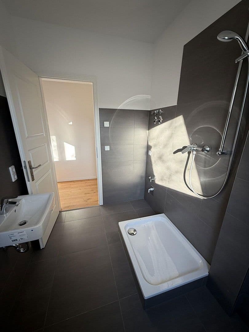 Prenájom bytu 3-izbový 99 m², Blissestraße, Berlin, Berlín Prenájom bytu 3-izbový 99 m², Blissestraße, Berlin, Berlín