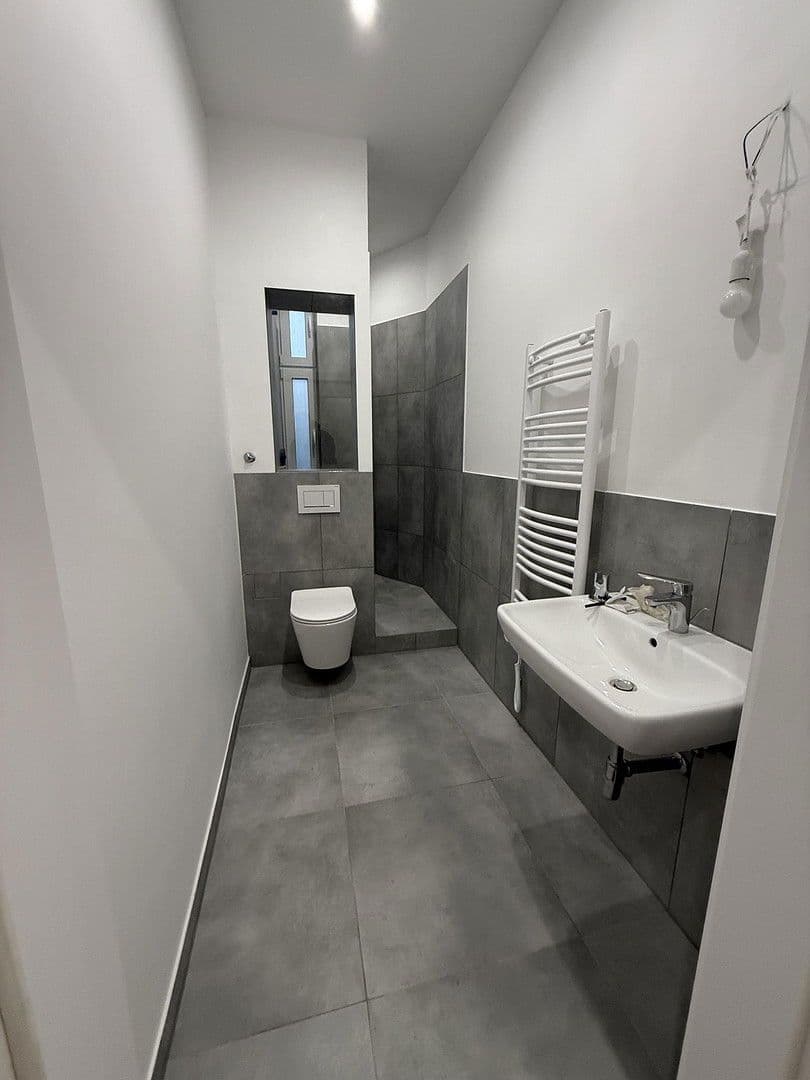 Prenájom bytu 2-izbový 85 m², Provinzstraße, Berlin, Berlín Prenájom bytu 2-izbový 85 m², Provinzstraße, Berlin, Berlín