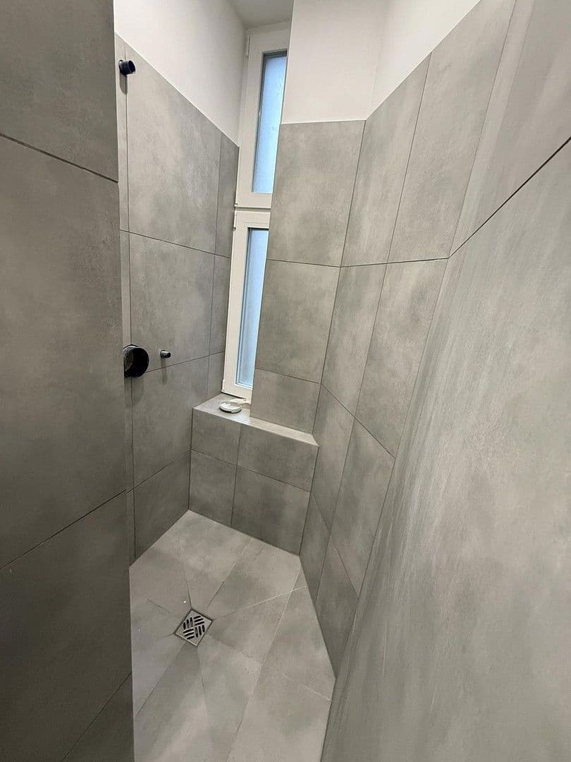 Prenájom bytu 2-izbový 85 m², Provinzstraße, Berlin, Berlín Prenájom bytu 2-izbový 85 m², Provinzstraße, Berlin, Berlín