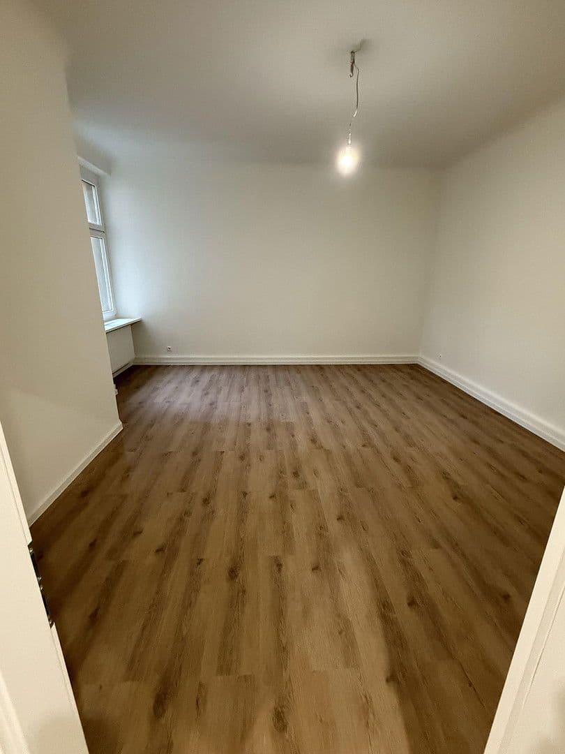 Prenájom bytu 2-izbový 85 m², Provinzstraße, Berlin, Berlín Prenájom bytu 2-izbový 85 m², Provinzstraße, Berlin, Berlín