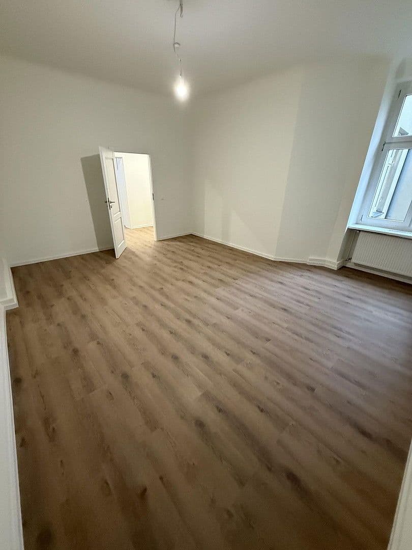 Prenájom bytu 2-izbový 85 m², Provinzstraße, Berlin, Berlín Prenájom bytu 2-izbový 85 m², Provinzstraße, Berlin, Berlín