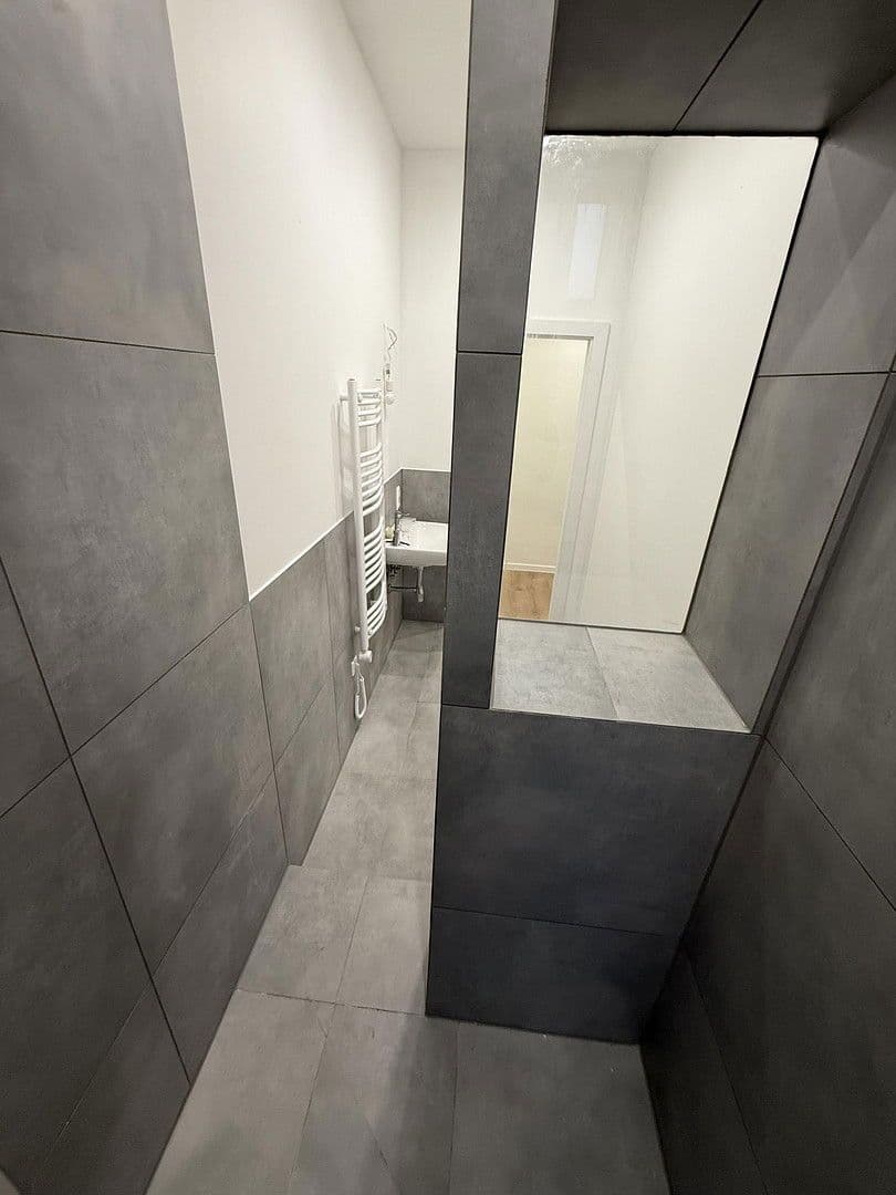 Prenájom bytu 2-izbový 85 m², Provinzstraße, Berlin, Berlín Prenájom bytu 2-izbový 85 m², Provinzstraße, Berlin, Berlín